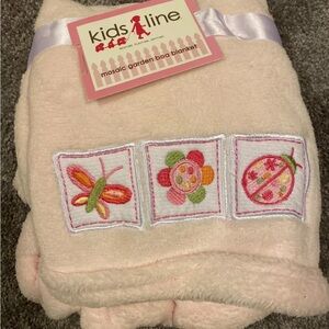 Kids Line Mosaic Garden Fleece Plush Blanket Girls Pink New
 polyester 30”x40”